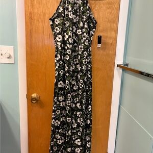 BEBE dress , 10 floral halter  maxi NWT DRESS, a beautiful dress